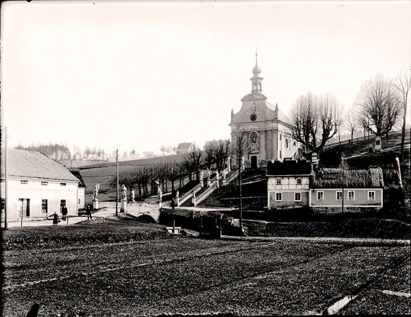 Socha svaté Anny na mostě přes Vilémovský potok pod kostelem Nanebevzetí Panny Marie ve Vilémově
